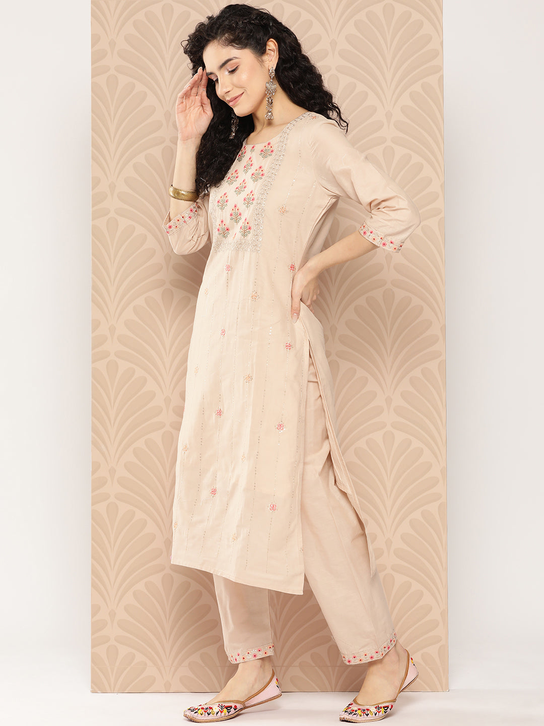 Women's Beige Solid Straight Kurta Trouser And Dupatta Set