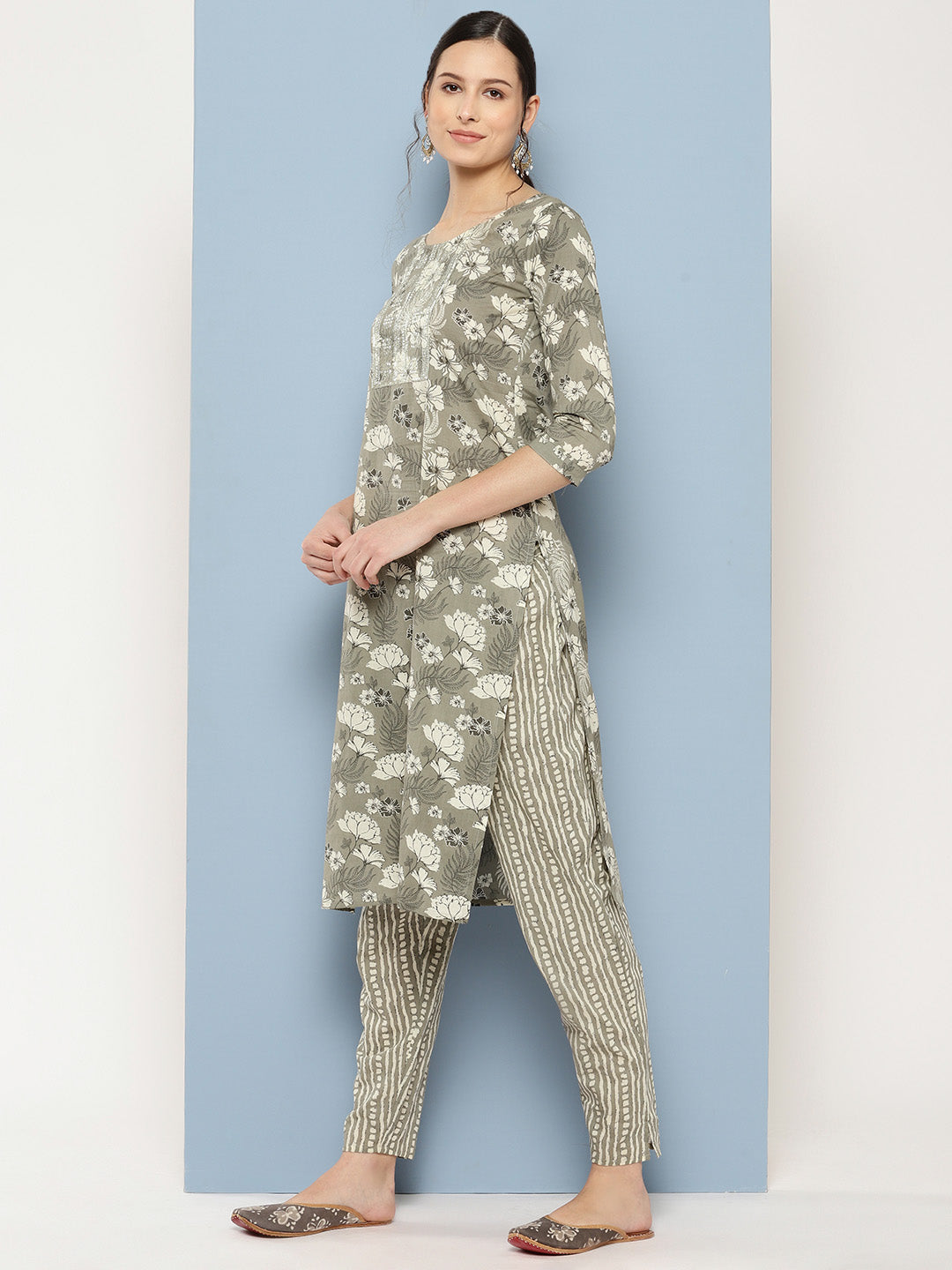 Color_Grey