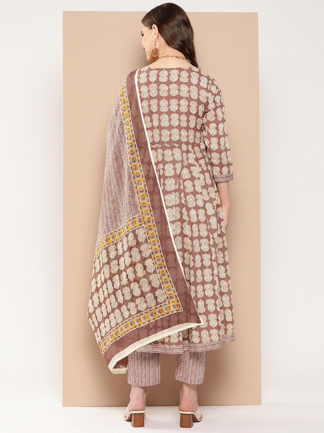 Color_Brown