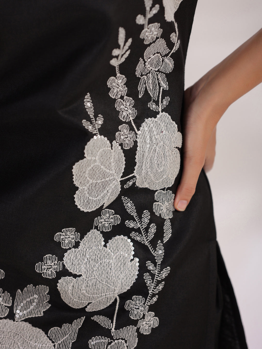 Color_Black