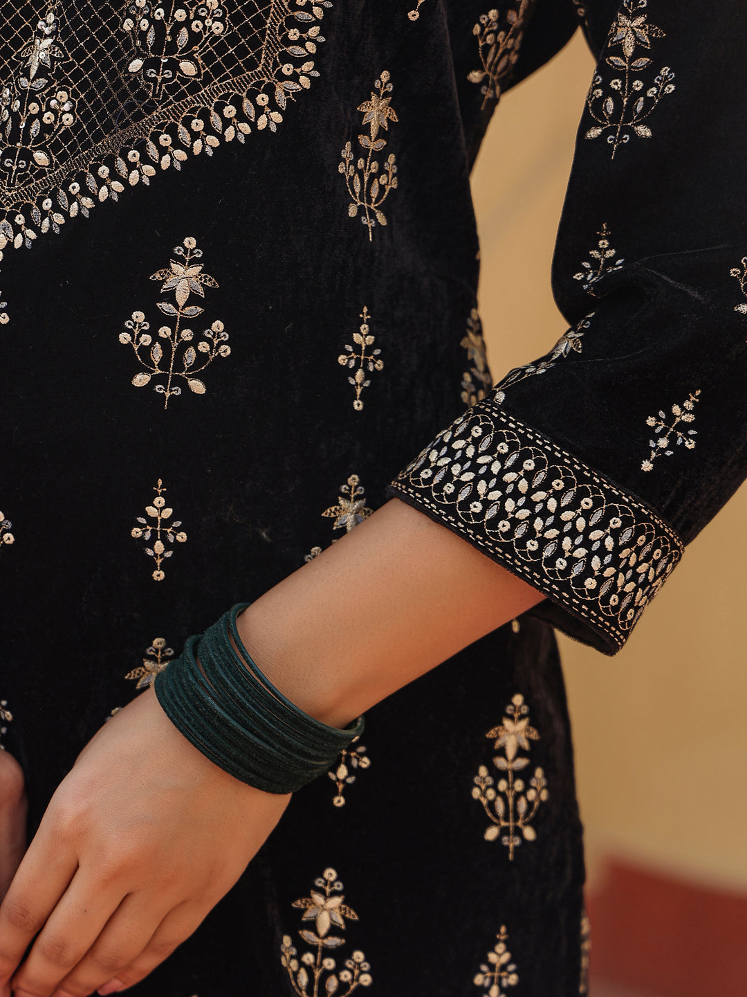 Color_Black