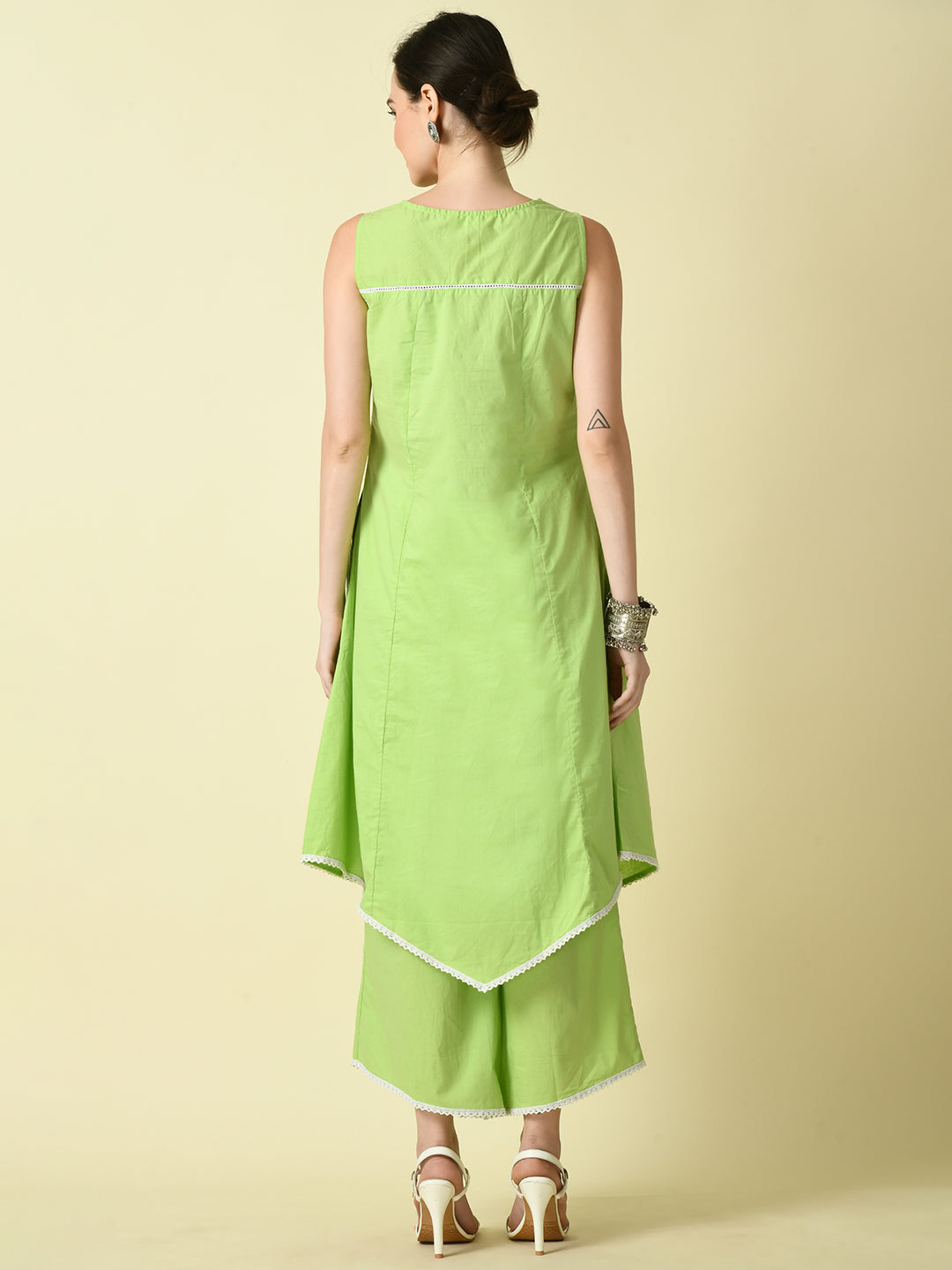 Women's Green Embroidered Kurta With Palazzo