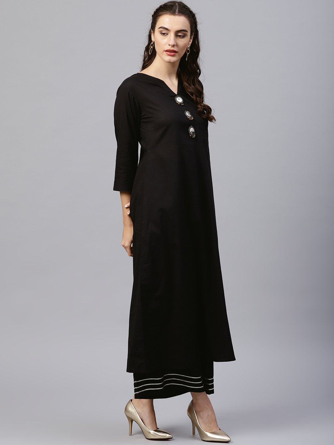 Women's Black Round Neck Kurta With Frond Emblishment And Palazzo