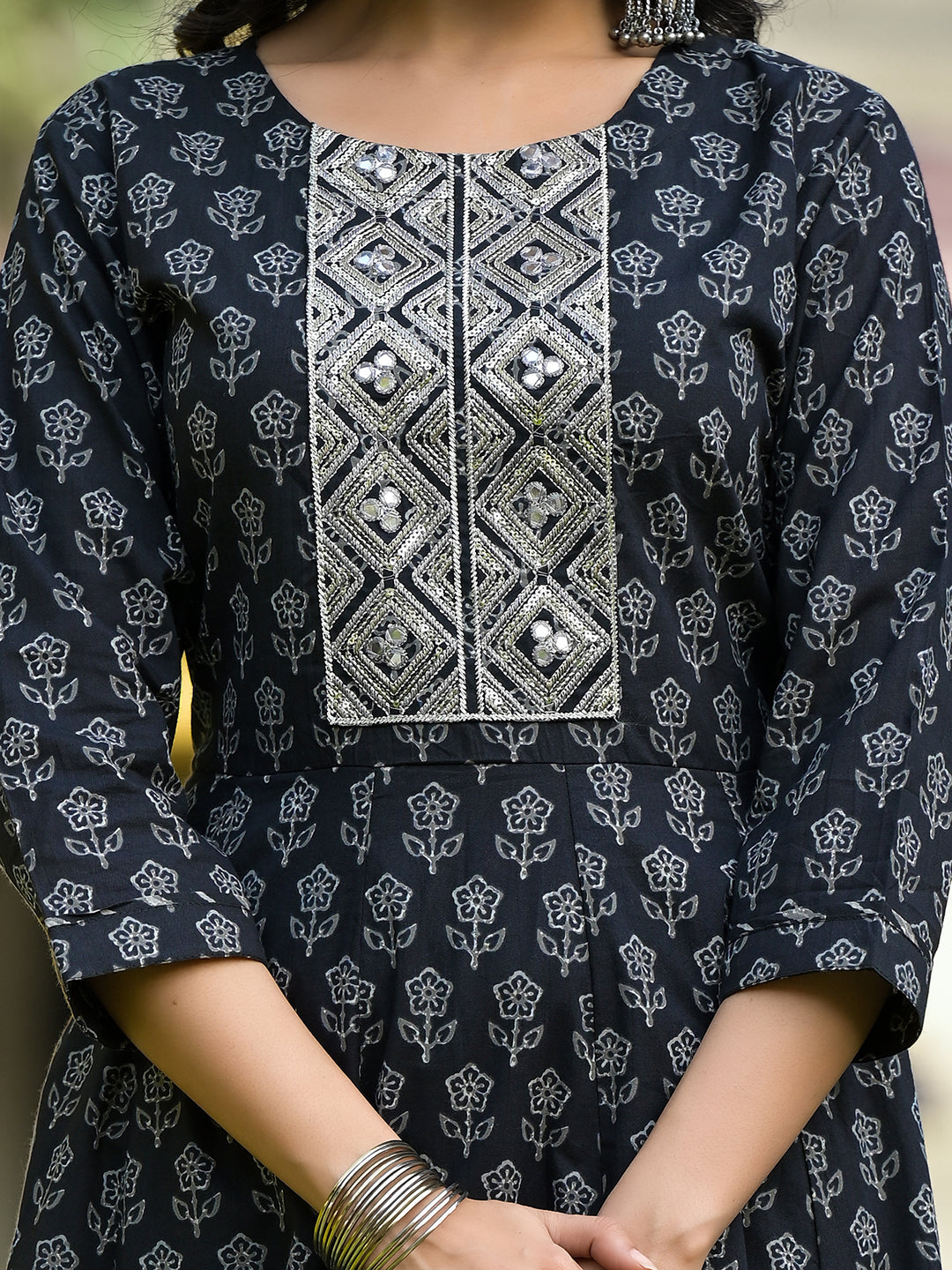 Color_Black