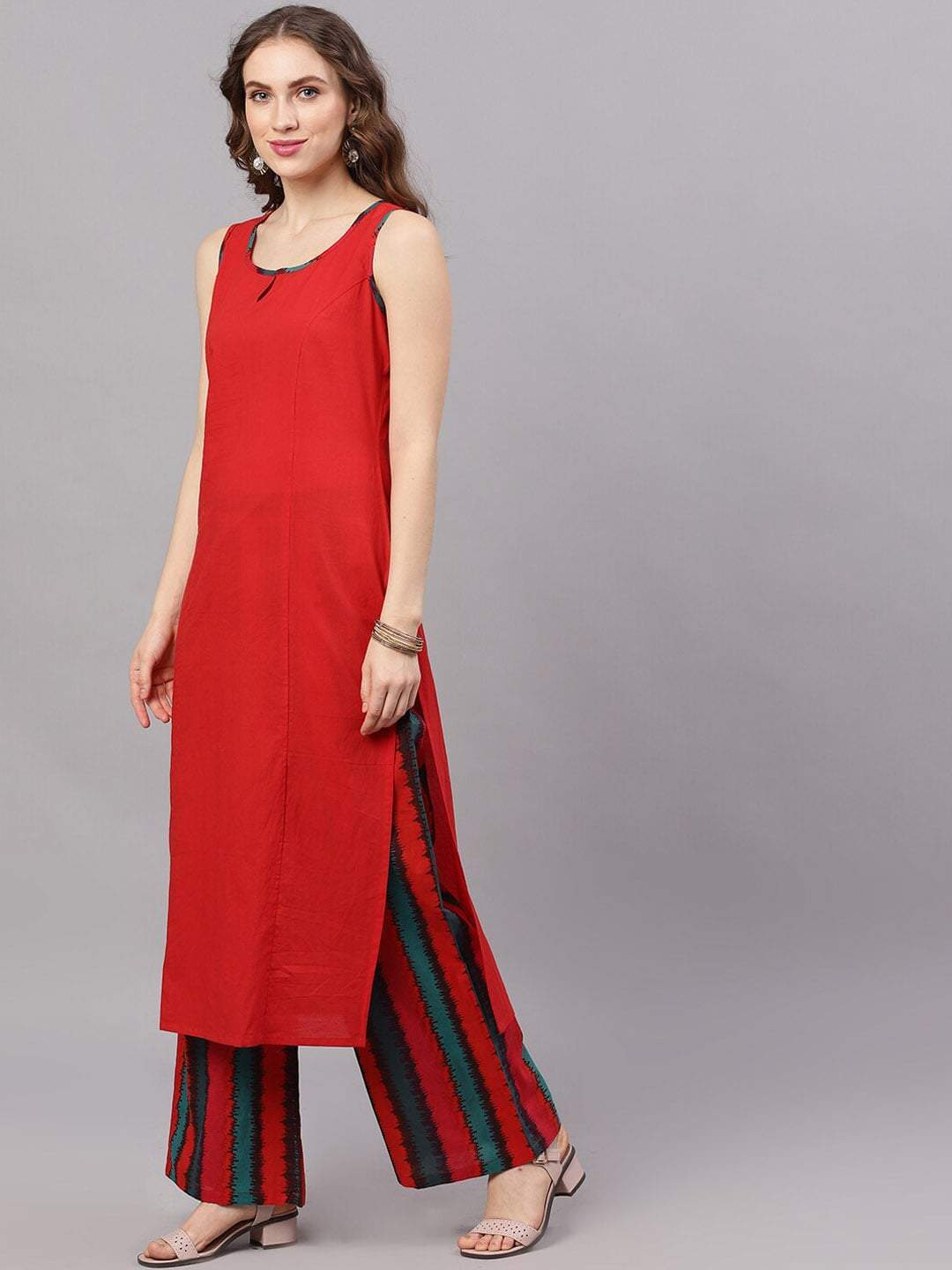 Women's  Red & Black Ikat Kurta Set With Dupatta