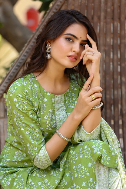 Women's Green & Offwhite Handblock Printed Kurta Set