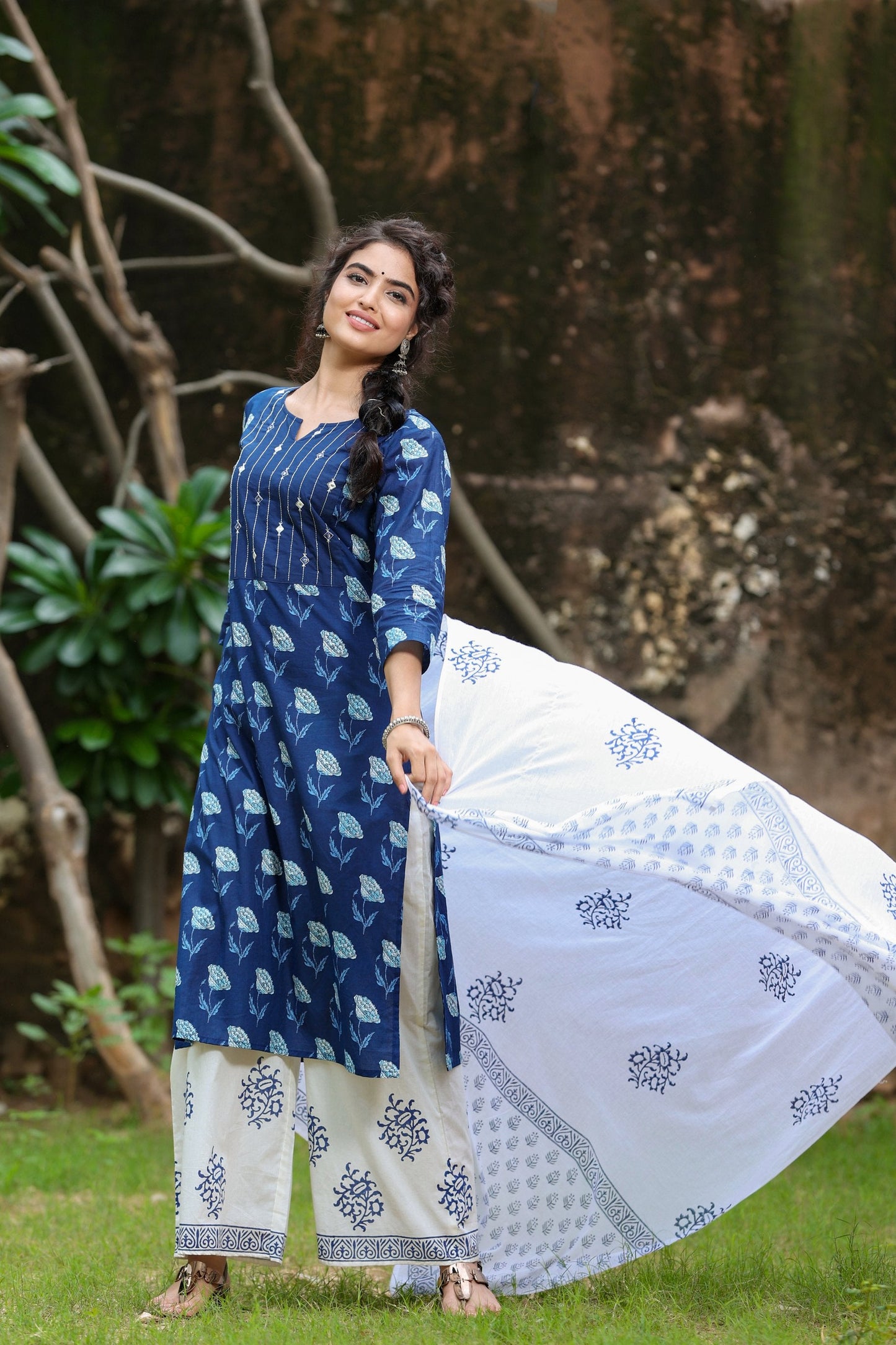 Women's Indigo & Offwhite Handblock Printed Kurta Set