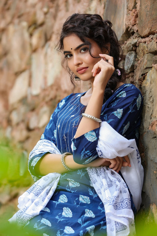 Women's Indigo & Offwhite Handblock Printed Kurta Set