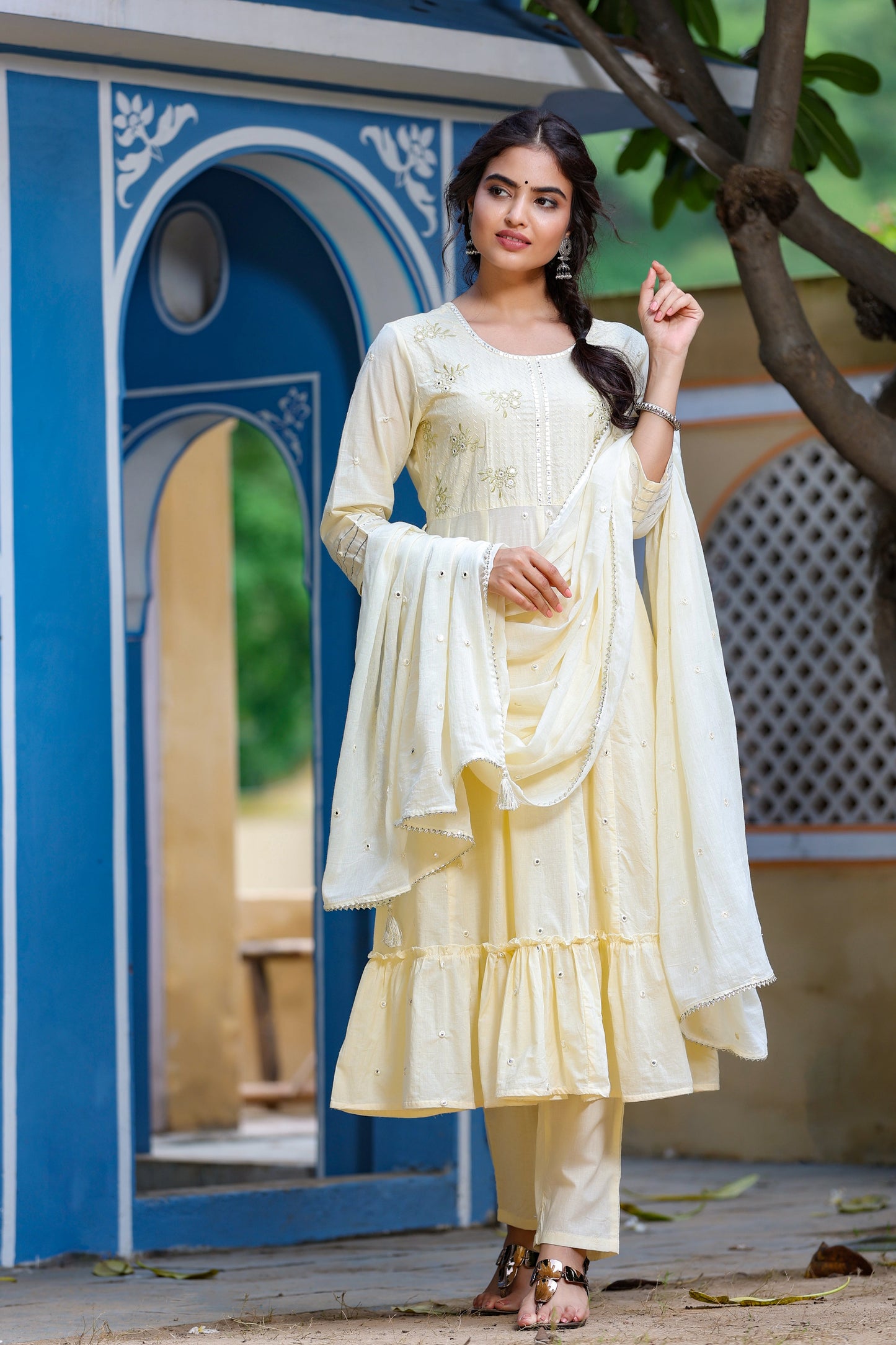 Women's Cream Tired Dupatta Set