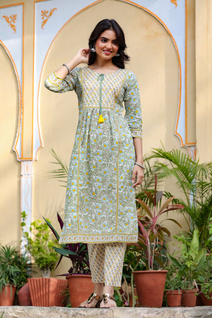 Women's Offwhite Printed Kurta Set