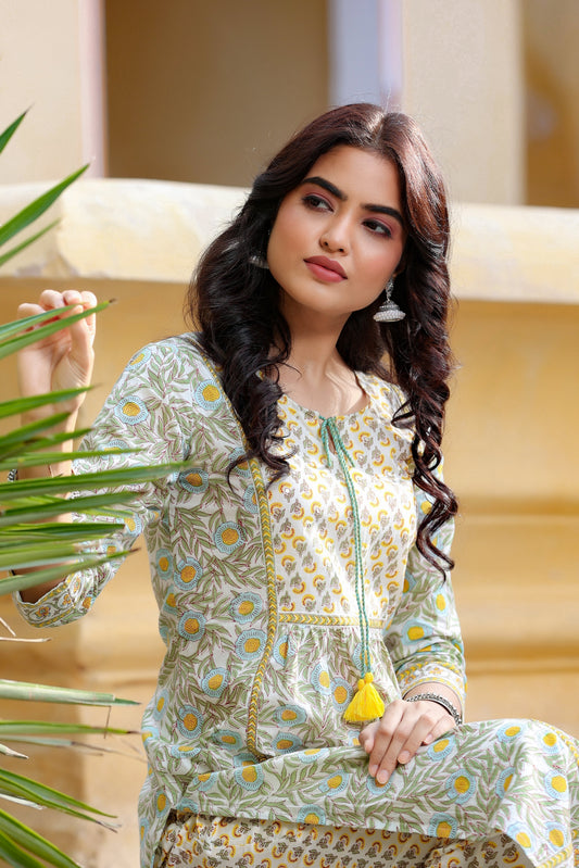 Women's Offwhite Printed Kurta Set