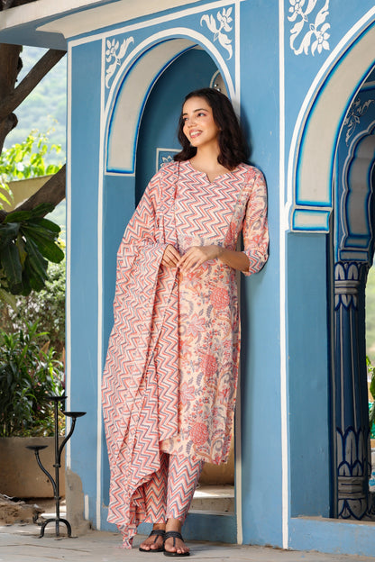 Women's Peach Printed Kurta Set