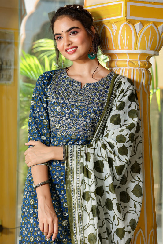 Women's Navy Blue & Green Kurta Set