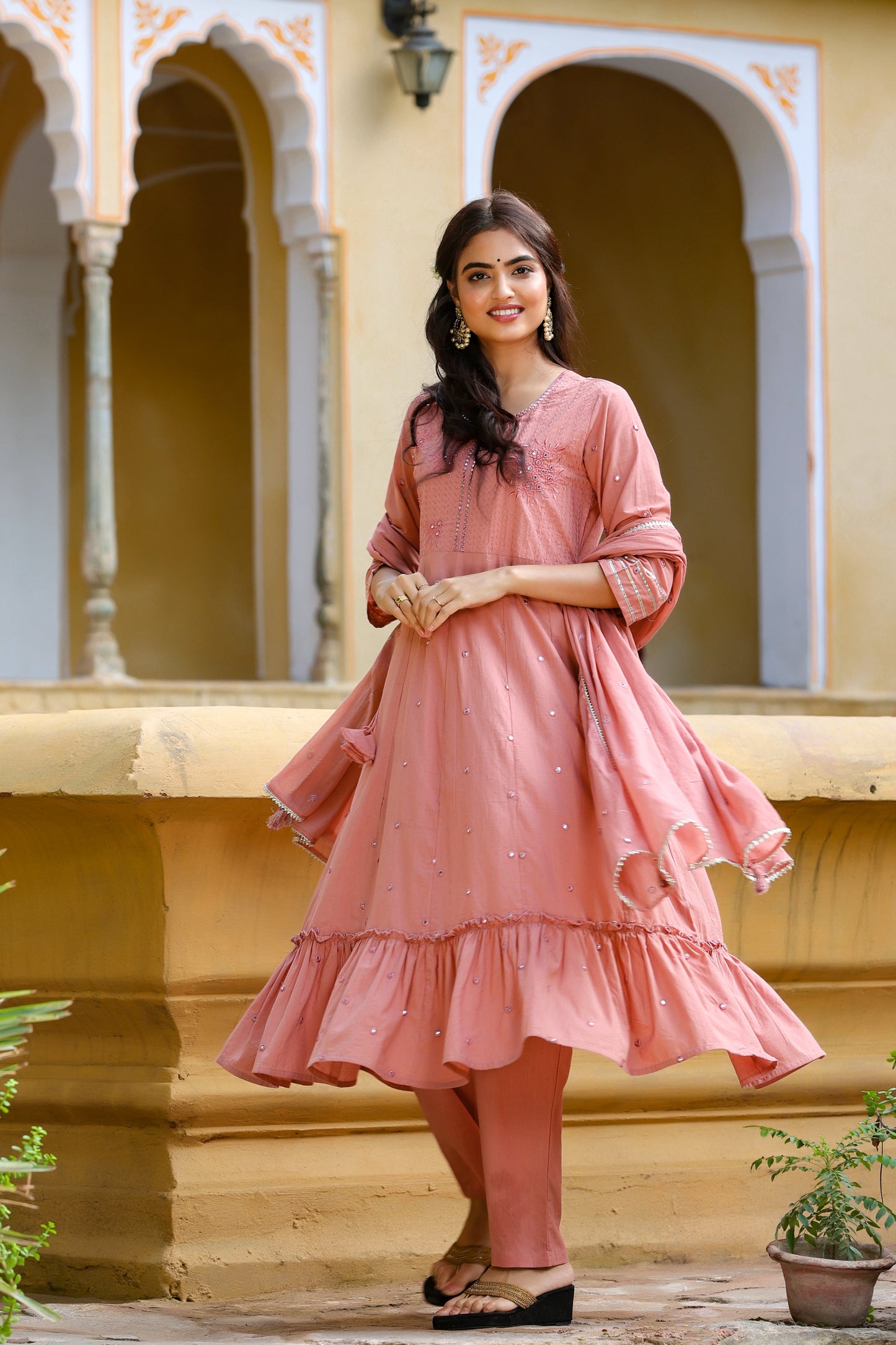 Women's Pink Tired Dupatta Set