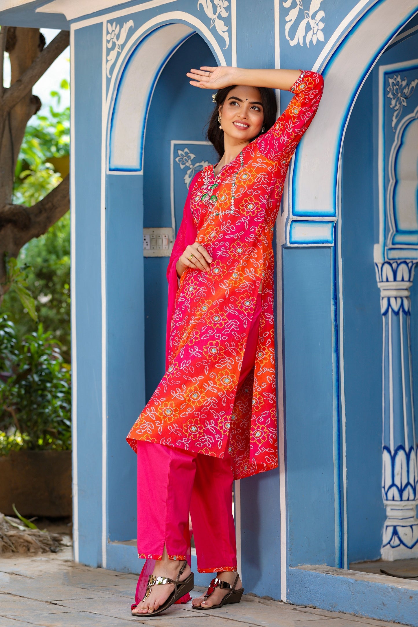Women's Pink Bandhani Printed Embroidered Kurta Set