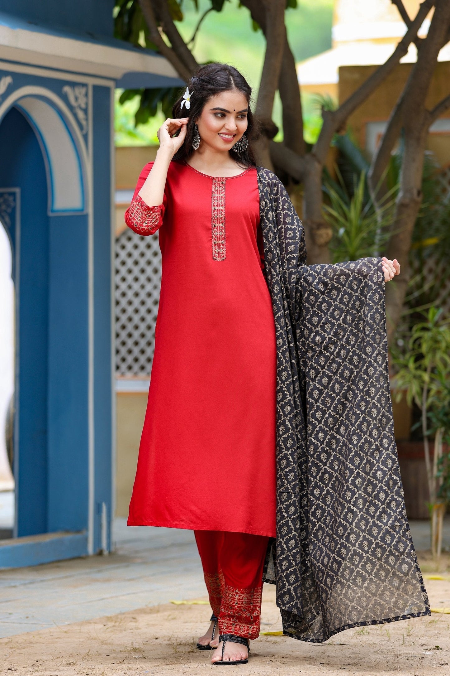 Women's Maroon & Black Solid Kurta Set