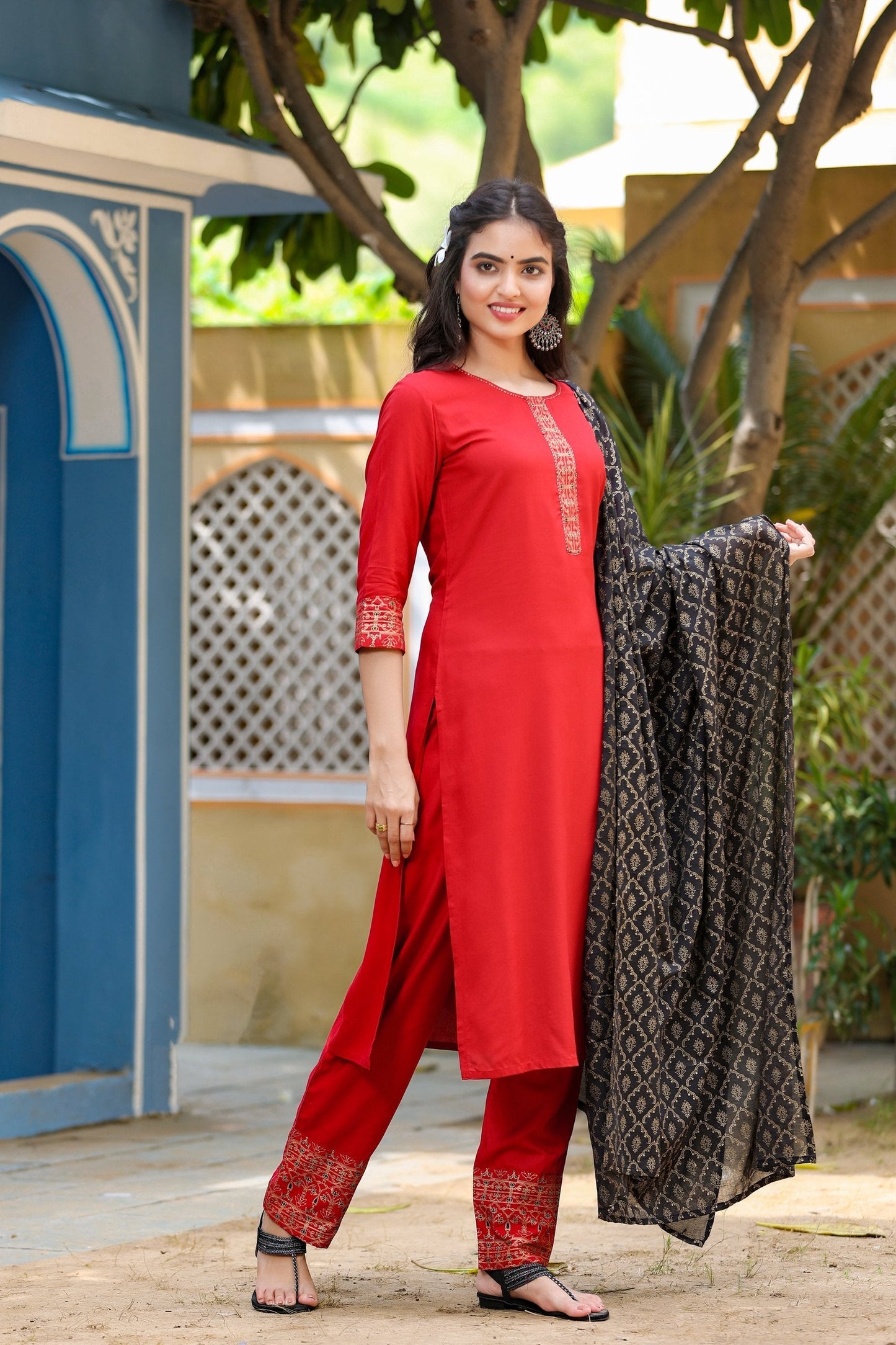 Women's Maroon & Black Solid Kurta Set