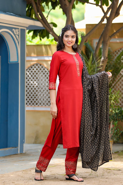 Women's Maroon & Black Solid Kurta Set