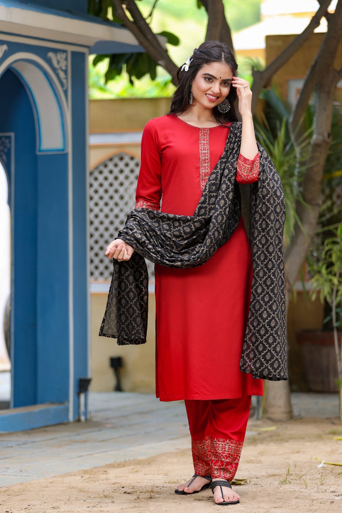 Women's Maroon & Black Solid Kurta Set