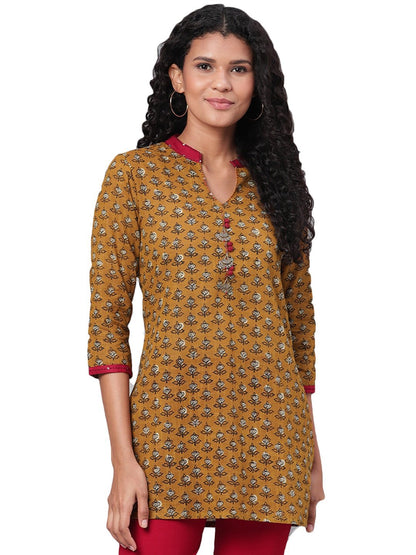 Women's Beige Printed 3/4 Sleeve V Neck Cotton Slub Casual Kurta Only