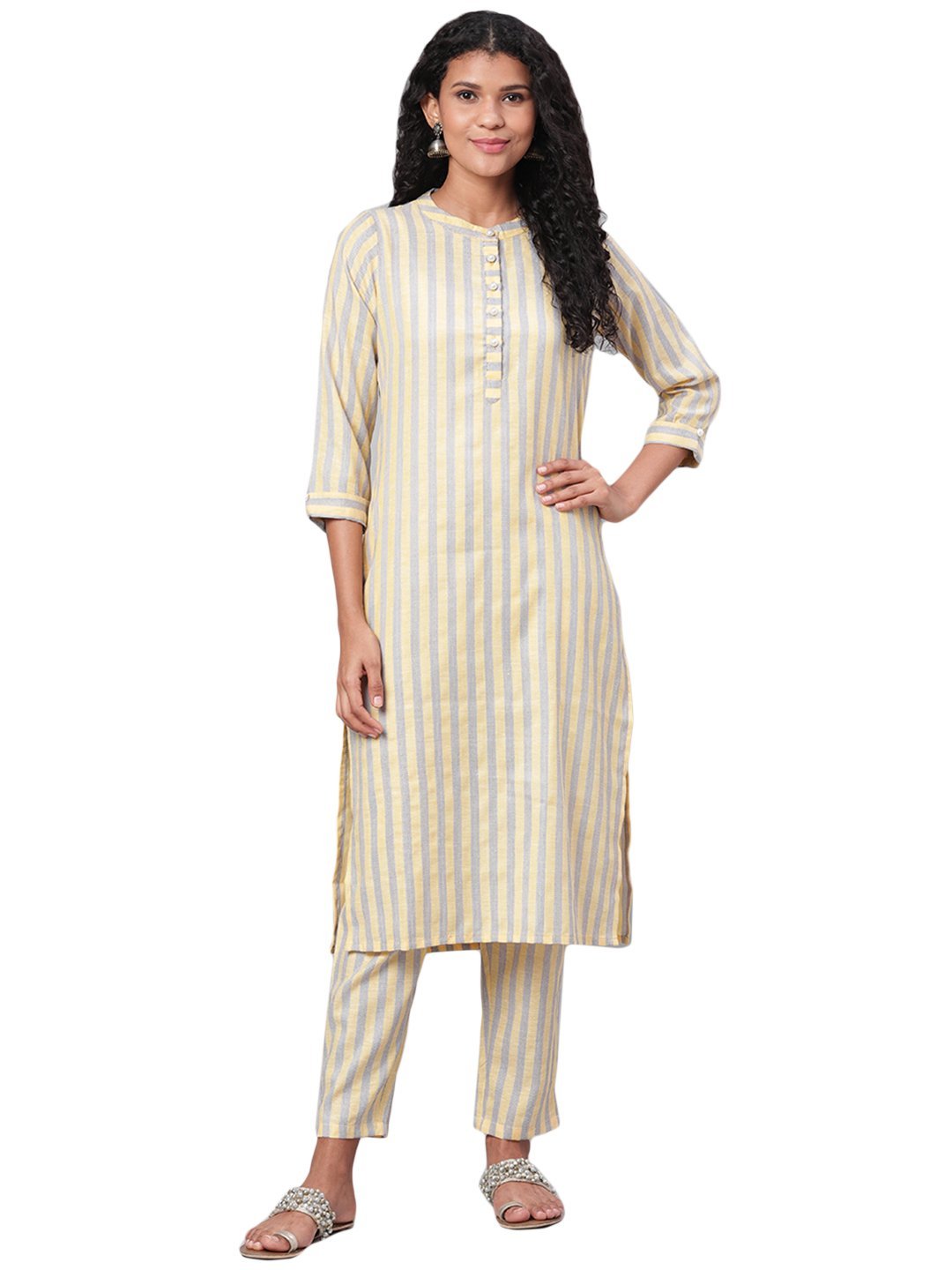 Women's Yellow Printed 3/4 Sleeve Cotton Maidran Coller Kurta & Palazzo Set