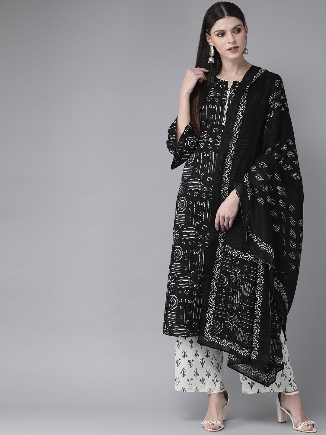 Women's  Black & White Printed Kurta with Palazzos & Dupatta
