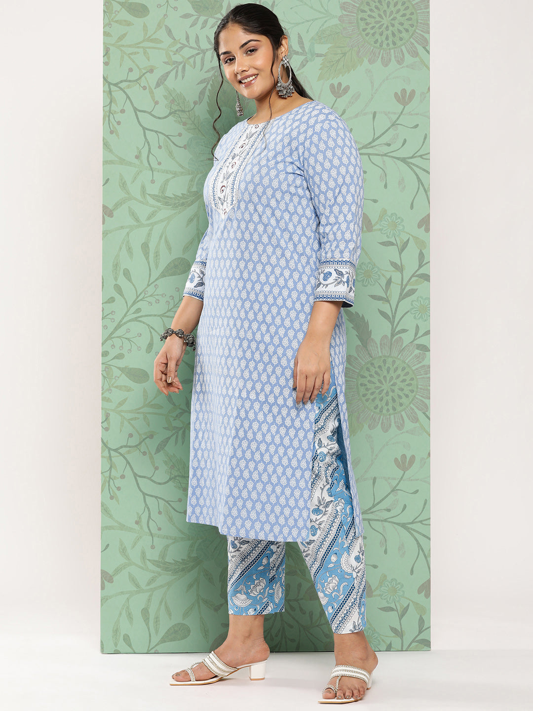 Women's Blue Paisley Straight Kurta Trouser And Dupatta Set