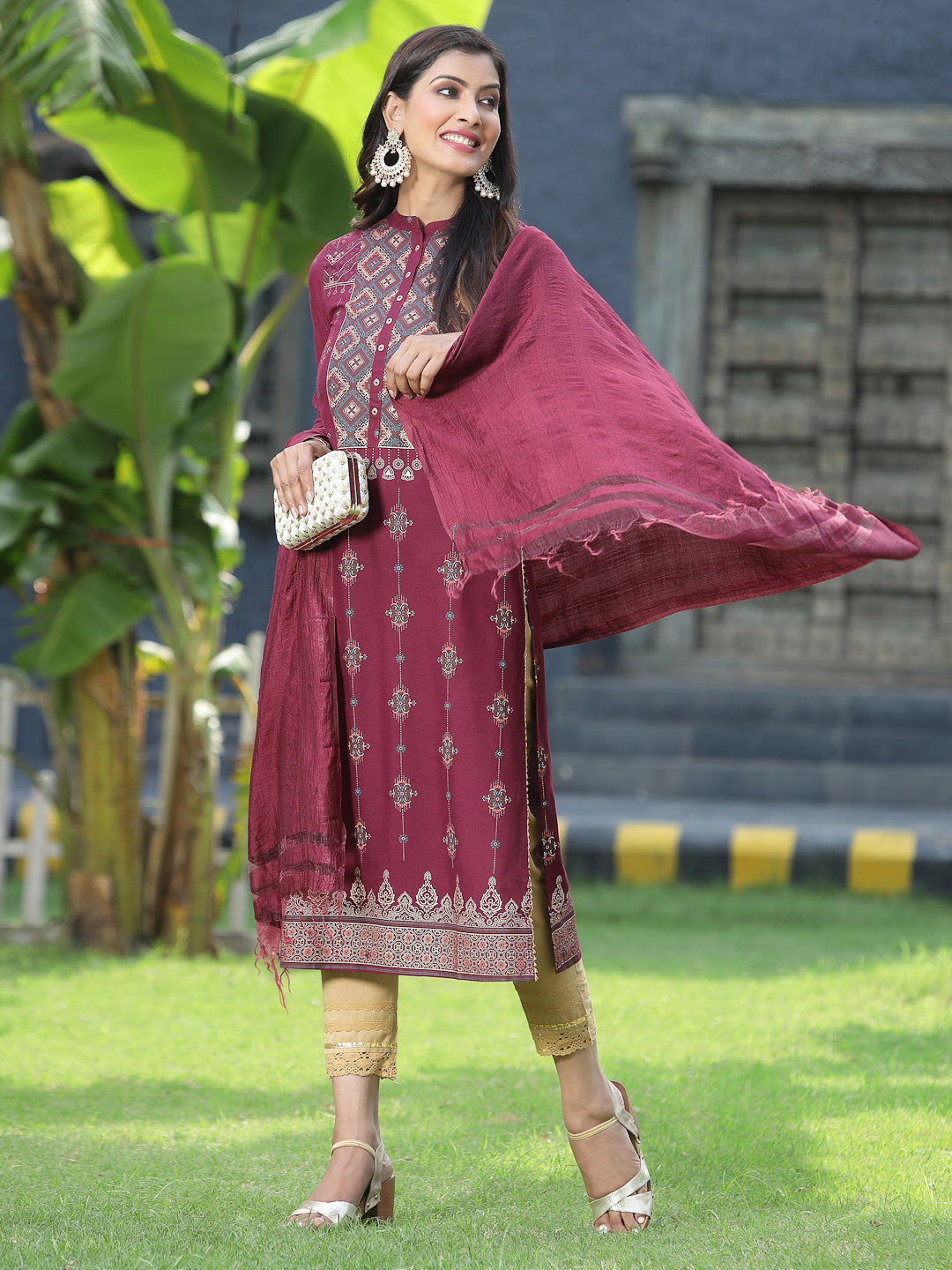 Color_Maroon