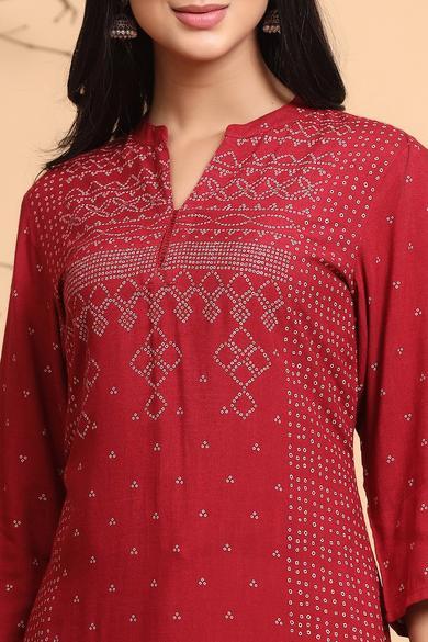 Maroon Rayon Slub Bandhani A-Line Kurta With Mask