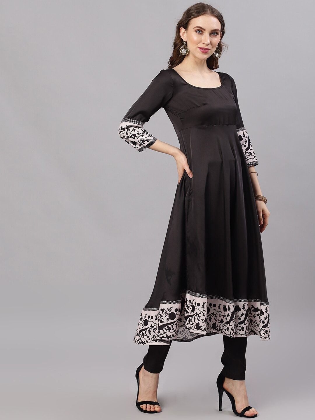 Women's  Black Solid Kurta with Churidar & Dupatta