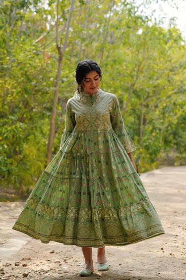 Pistagreen Cambric Mexican Print Tiered Dress With Mask