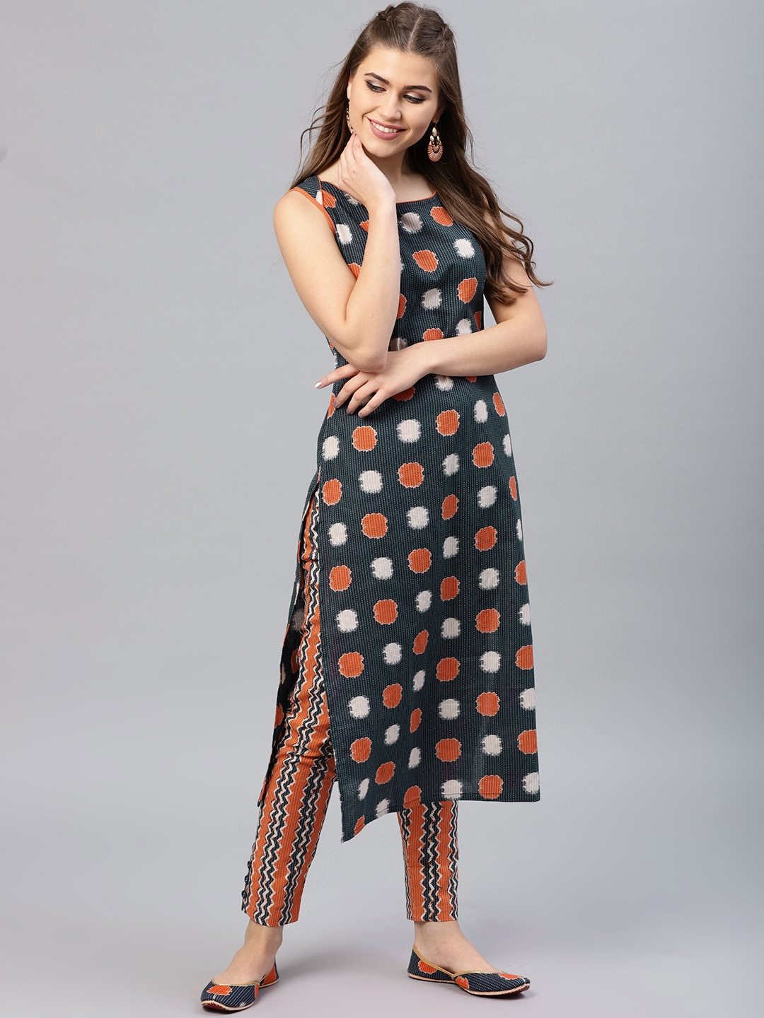 Women's  Navy Blue & Orange Printed Kurta with Trousers