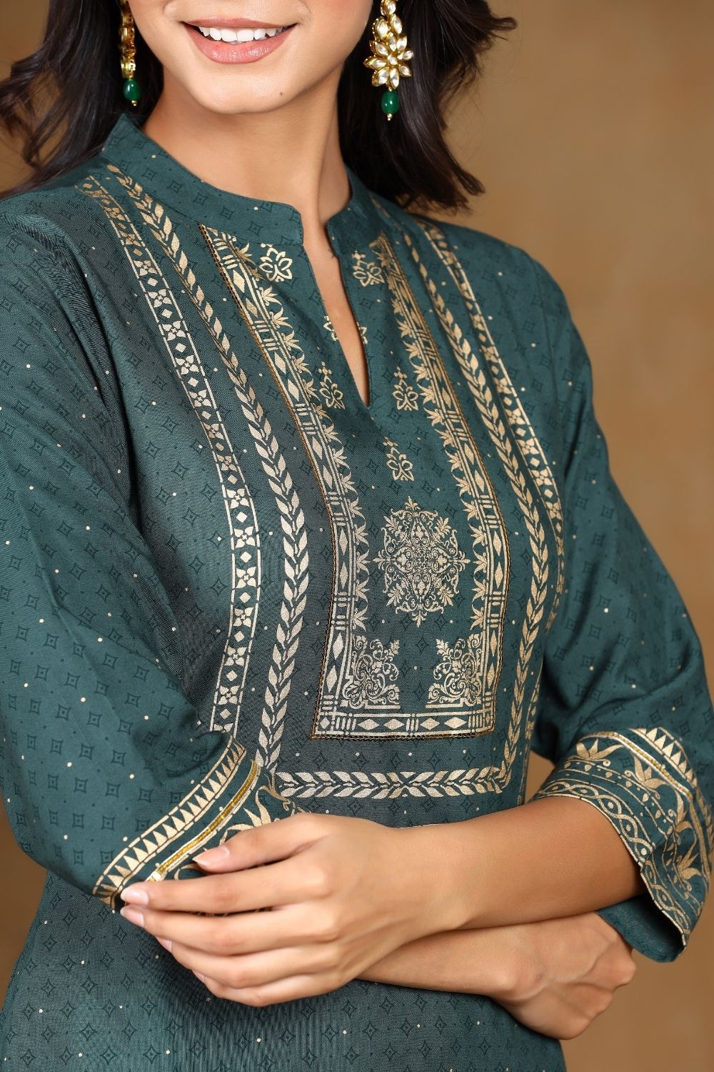Women's Green Rayon Printed Straight Kurta Sets