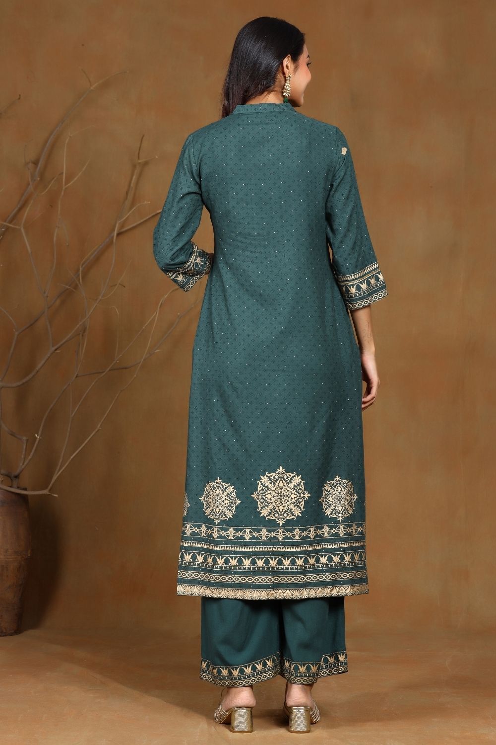 Women's Green Rayon Printed Straight Kurta Sets