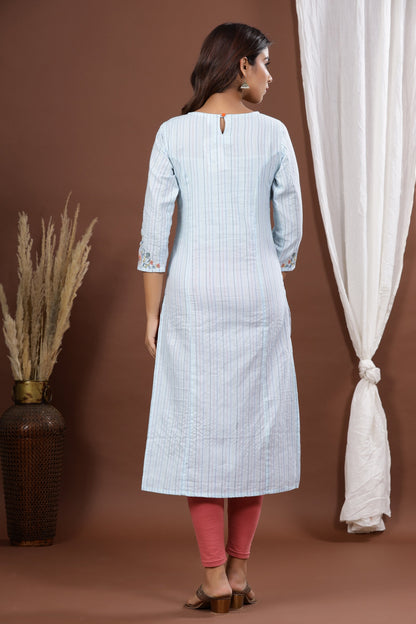 Women's Blue Embroidered Kurta