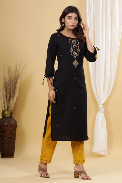 Women's Black Solid Embroidered Kurta Set
