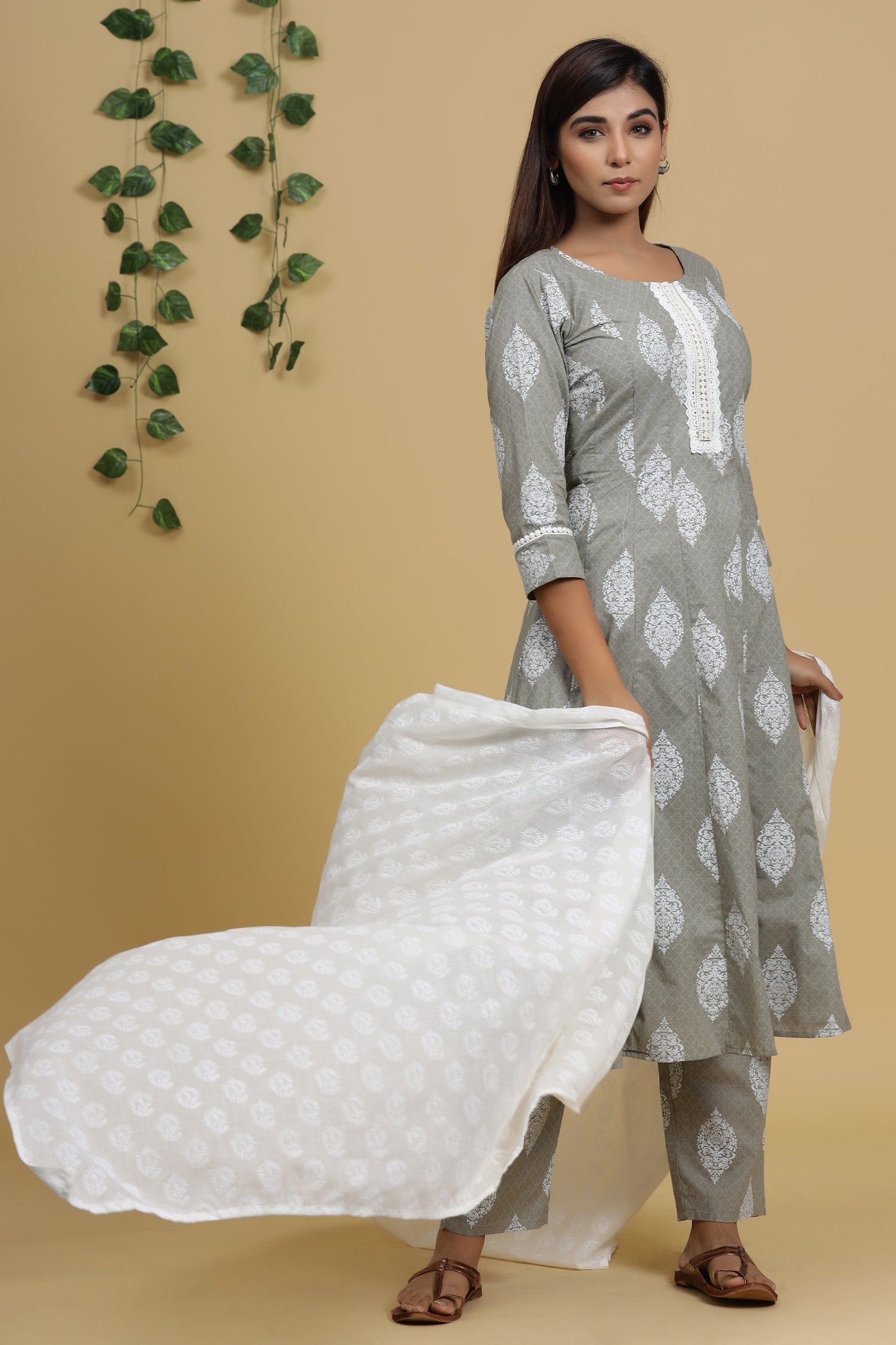 Women's Grey Printed Kurta Set