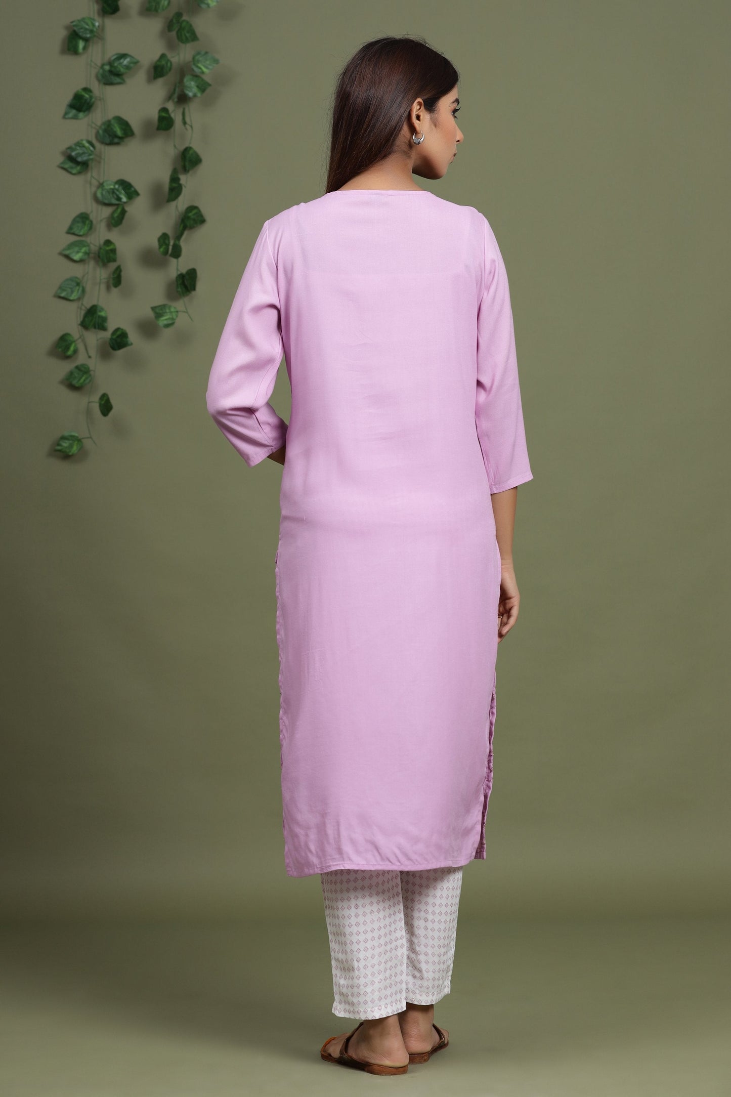 Women's Mauve Embroidered Kurta Set