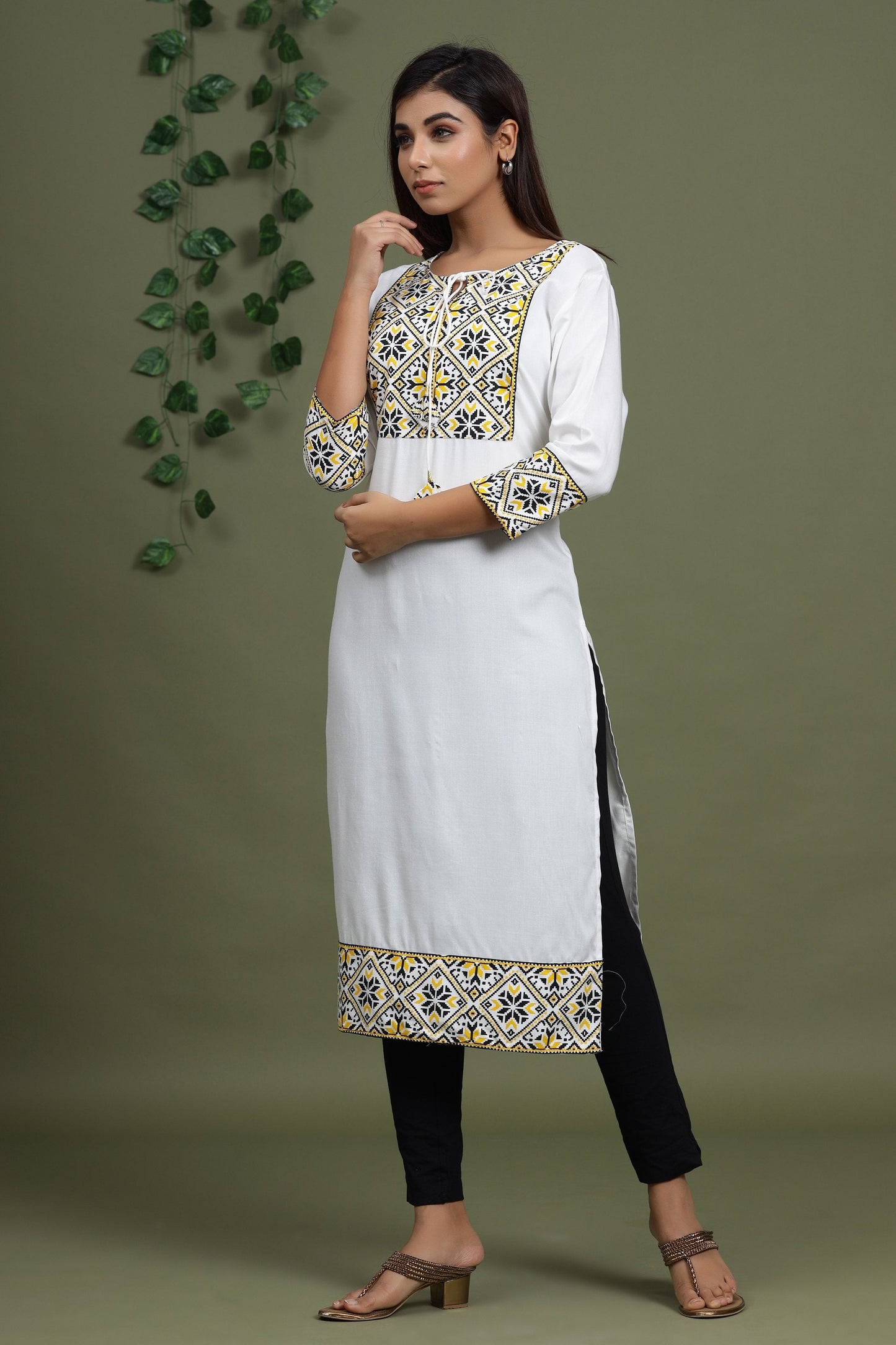 Women's White Solid Printed Kurta