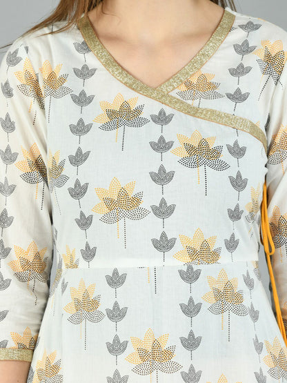 Women's Off White Cotton Printed 3/4 Sleeve V Neck Casual Dress