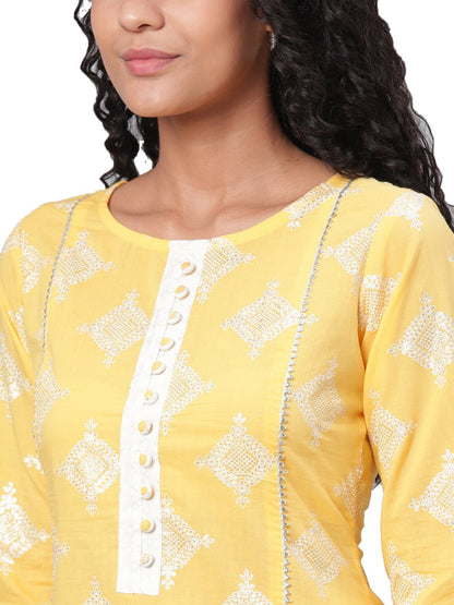 Women's Yellow Printed 3/4 Sleeve Cotton Round Neck Casual Kurta & Pant Set