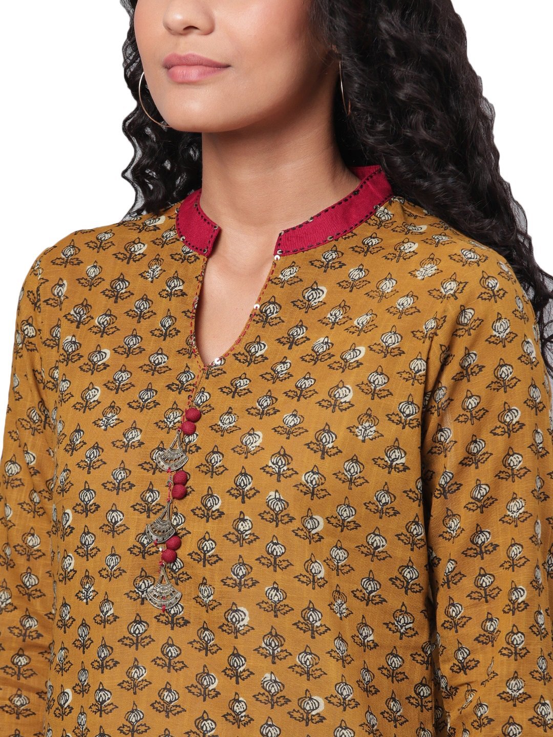 Women's Beige Printed 3/4 Sleeve V Neck Cotton Slub Casual Kurta Only