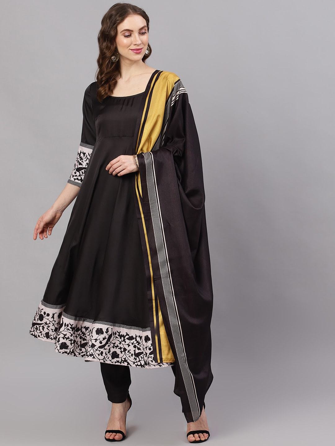 Women's  Black Solid Kurta with Churidar & Dupatta
