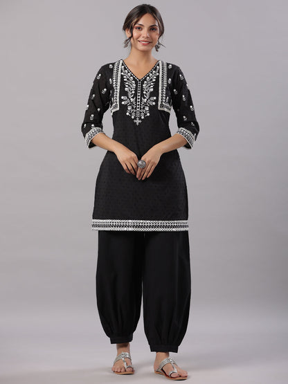 Color_Black