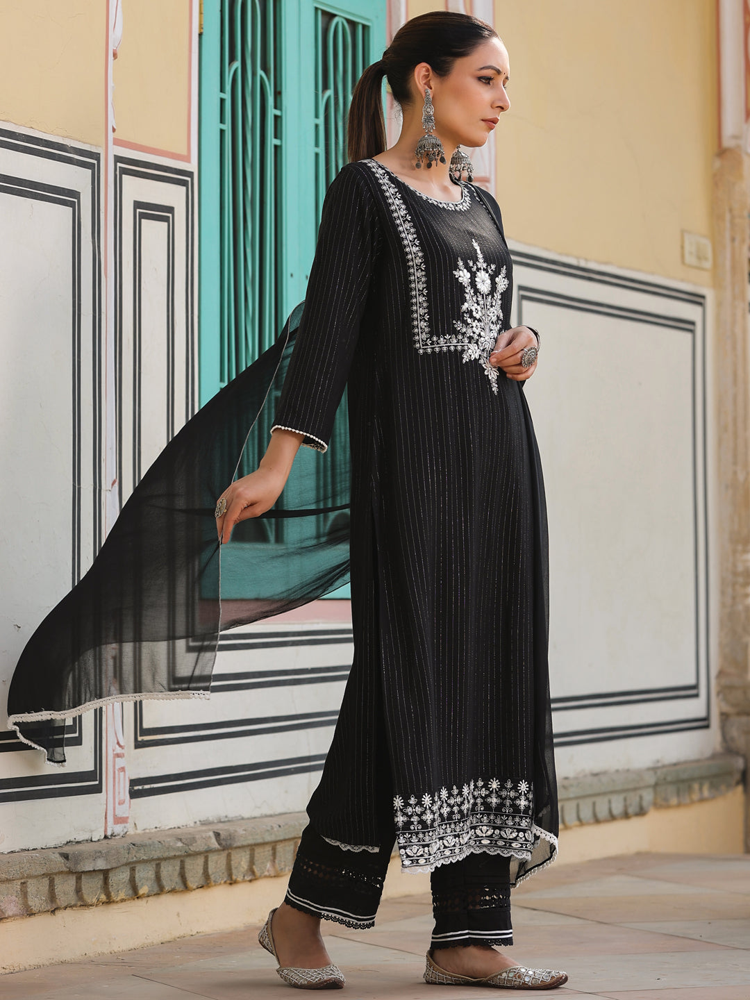 Color_Black