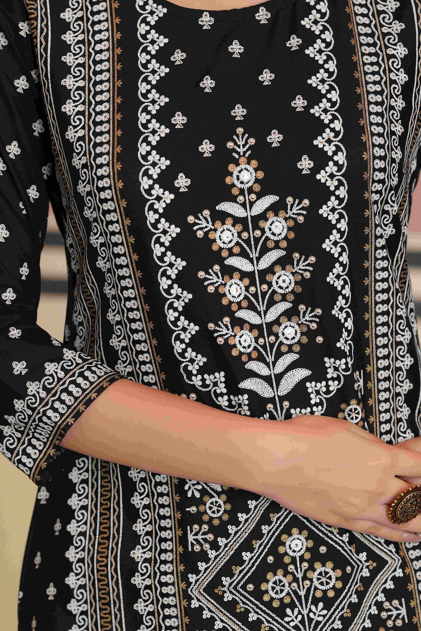 Women's  Black Rayon Plaement Printed Straight Kurta