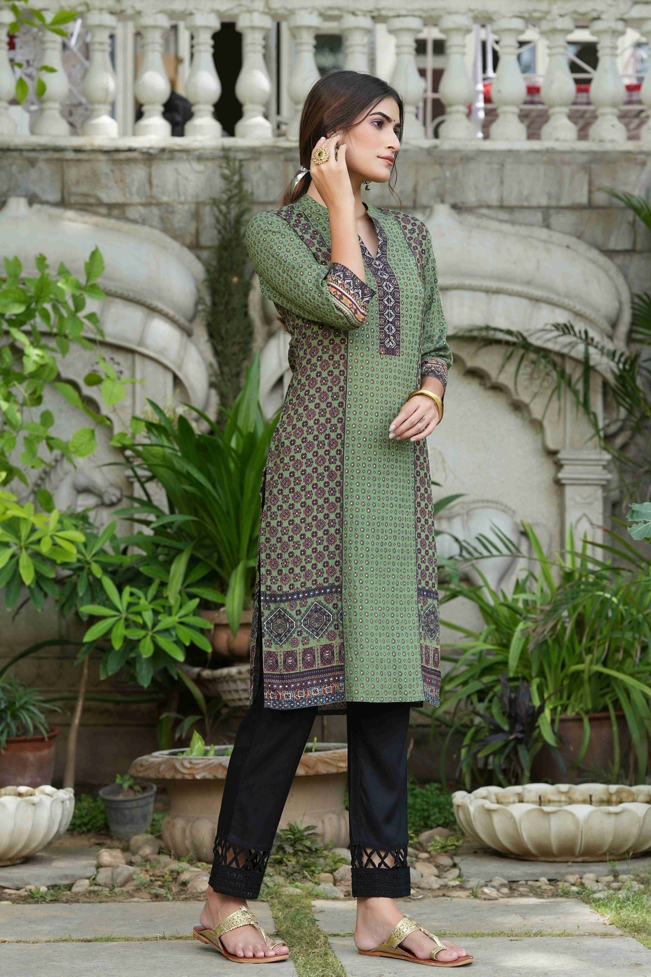 Women's  Green Rayon Festive Gold Foil Printed Straight Kurta For Women