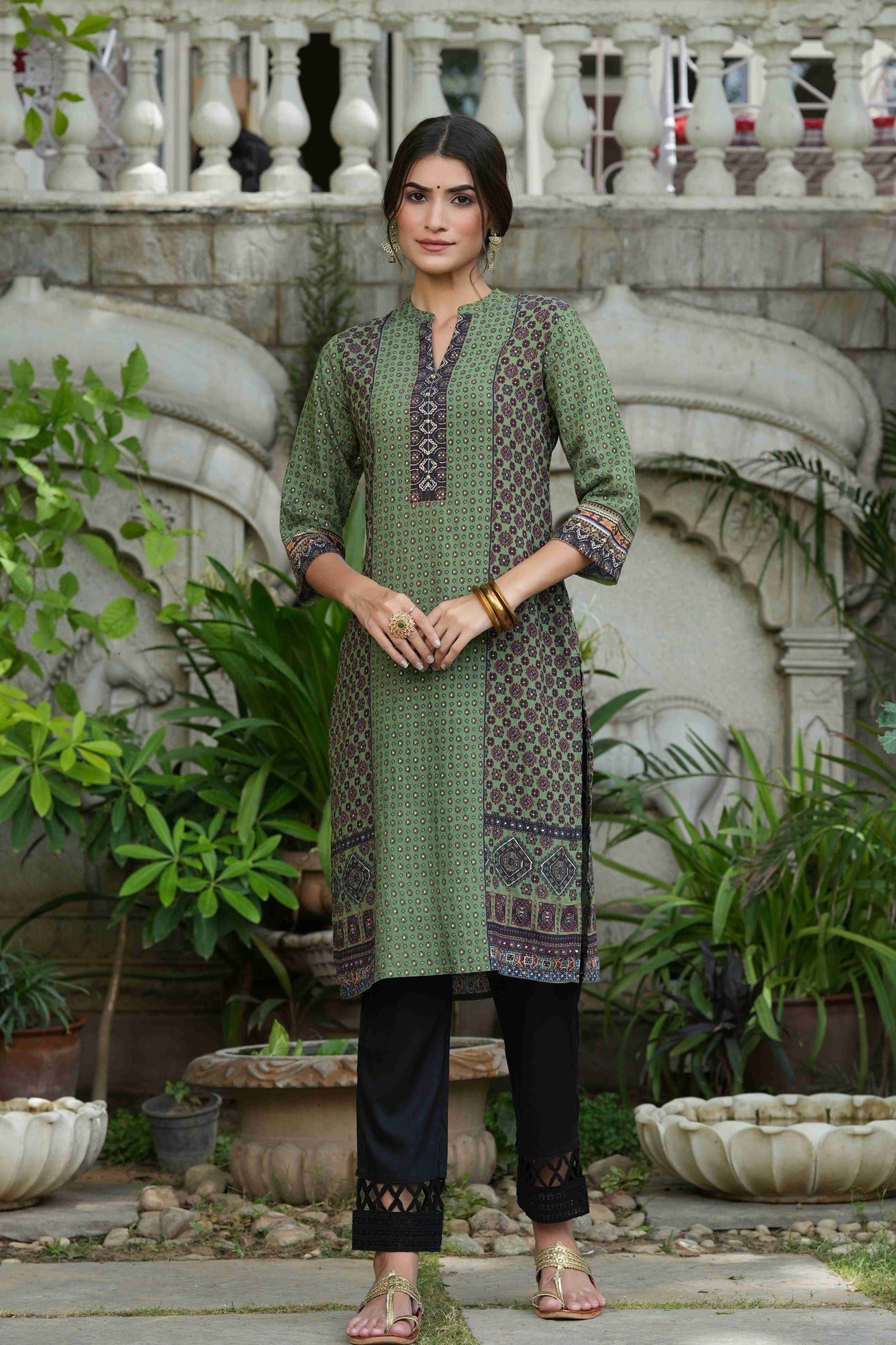 Women's  Green Rayon Festive Gold Foil Printed Straight Kurta For Women