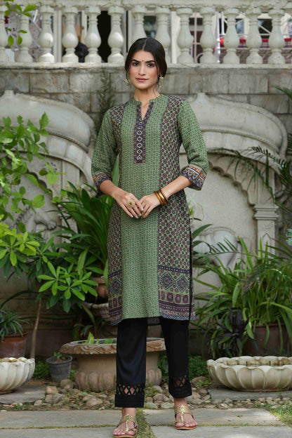Women's  Green Rayon Festive Gold Foil Printed Straight Kurta For Women