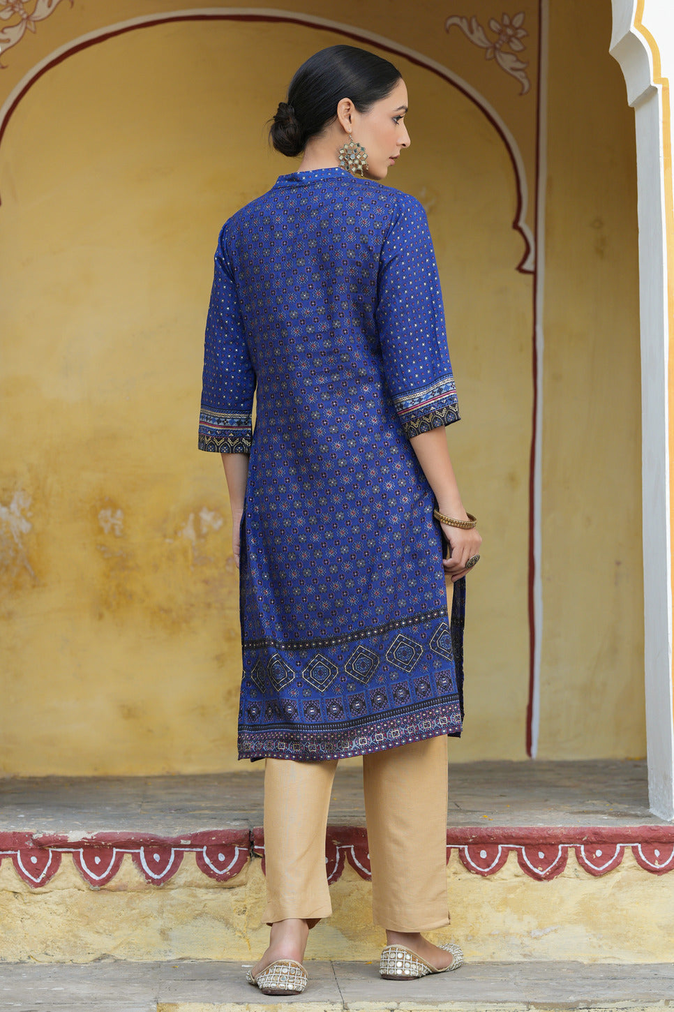 Women's  Indigo Rayon Placement Printed Straight Kurta